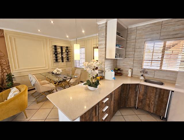 2 BEDROOM SIMPLEX FOR SALE IN MOOIKLOOF RIDGE